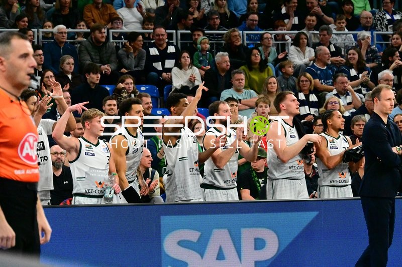 Trainer Jacques Schneider (999; Gladiators Trier) an der Seitenlinie