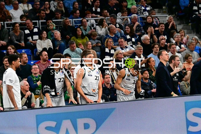 Auswechslung mit Philipp Staiger (996; Gladiators Trier)