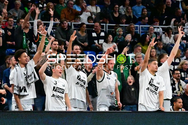 Jubel bei Evans Rapieque (21; Gladiators Trier)