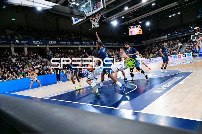 Marcel Keßen (15; MLP Academics Heidelberg) verteidigt