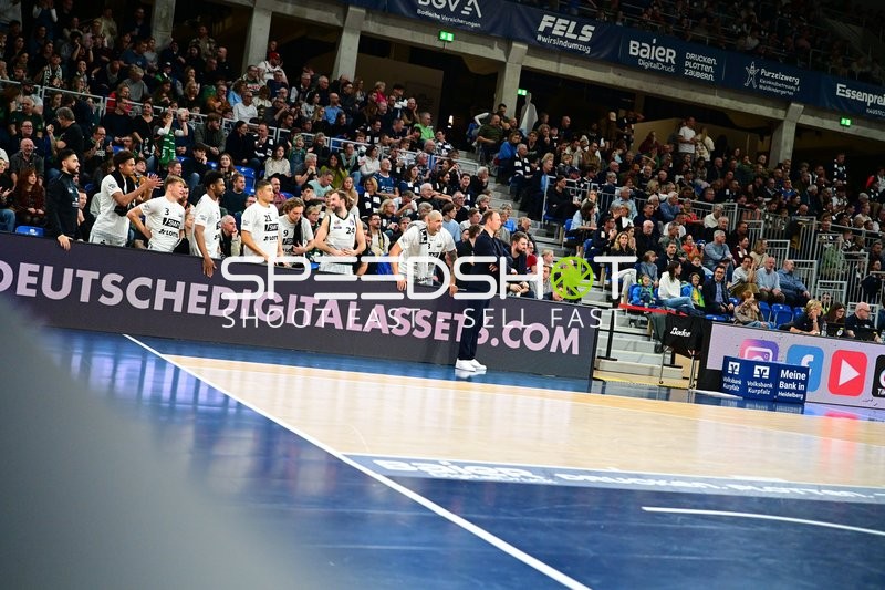 Spieler an der Seitenlinie