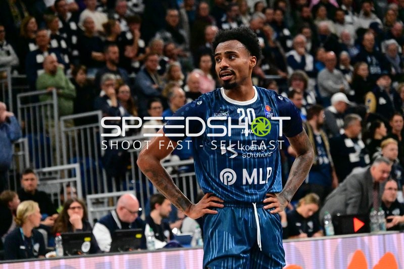 Michael Weathers (20; MLP Academics Heidelberg) in Aktion