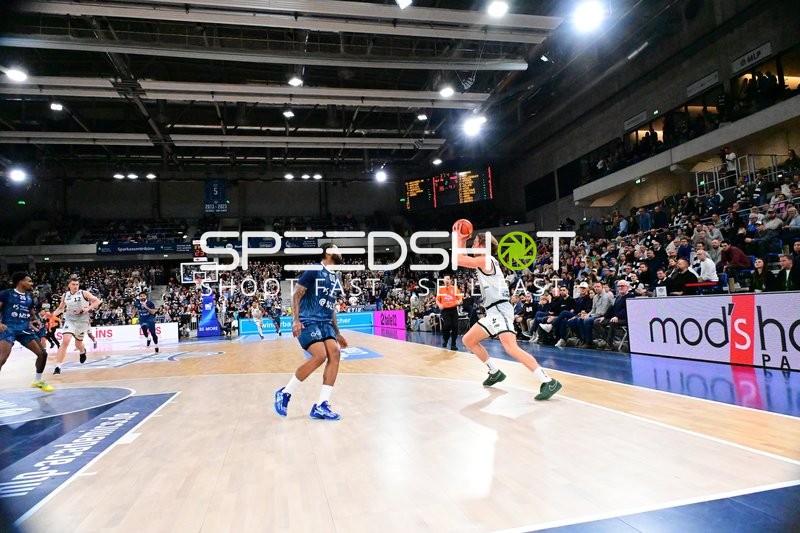 10; Gladiators Trier beim Wurf