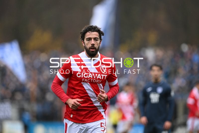 Spieler läuft konzentriert