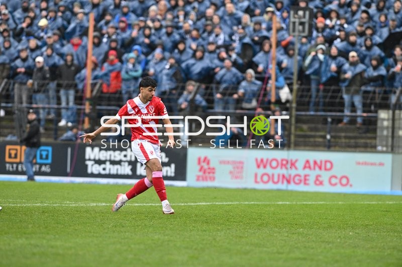 Spieler mit Ball in Aktion