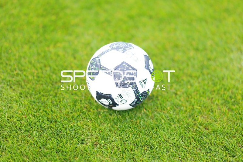 Ball auf dem Spielfeld