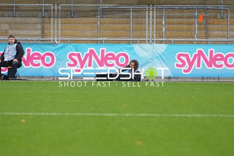 Personen am Spielfeldrand