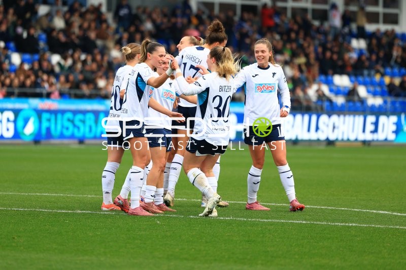 Spielerinnen feiern Jubel