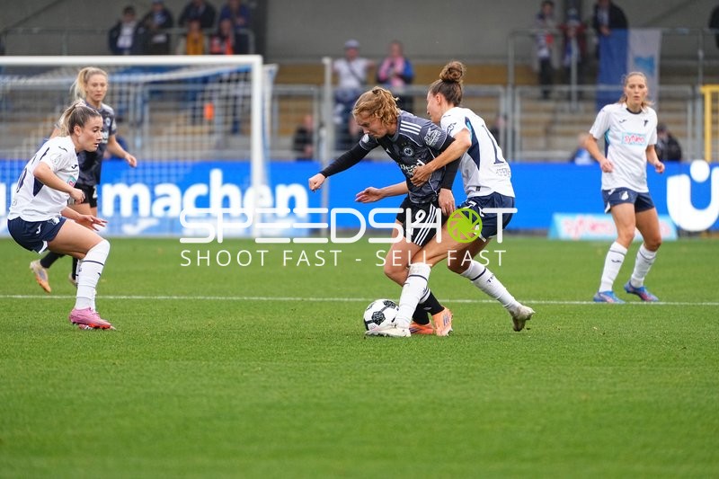 Intensiver Zweikampf um Ball