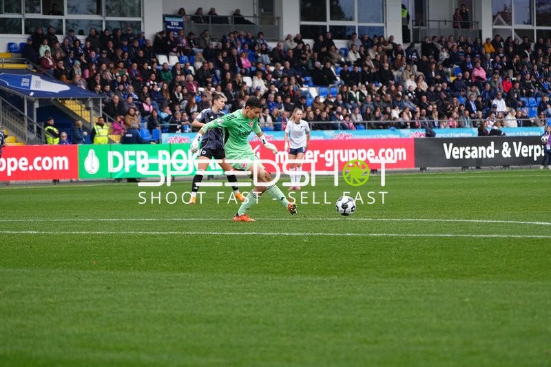 Torwart pariert Schuss