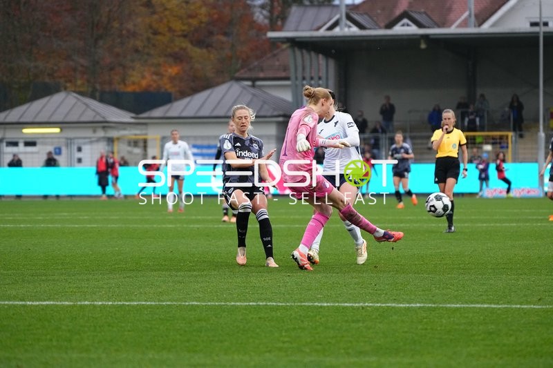 Ballaktion vor dem Tor