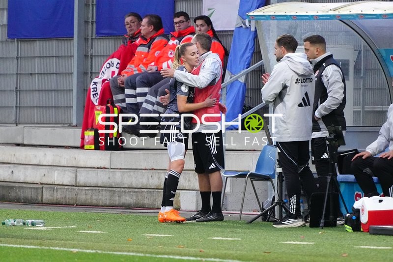 Spielerin im Gespräch