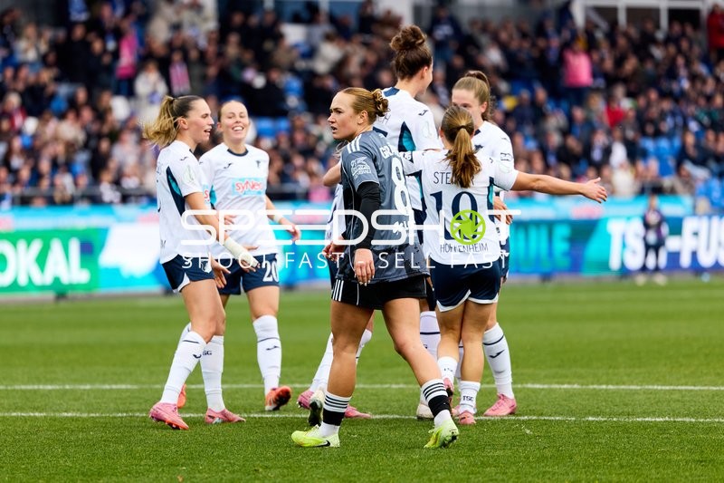 Spielerinnen im Austausch