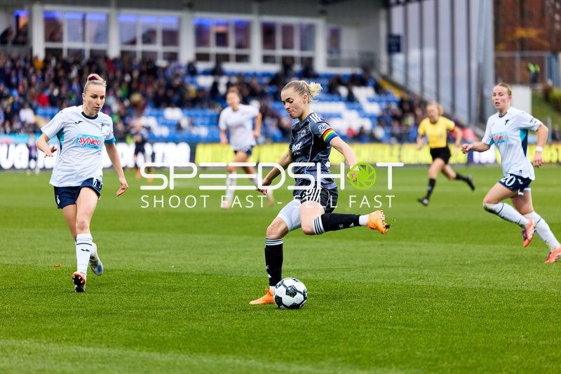 Spieler mit Ball in Aktion