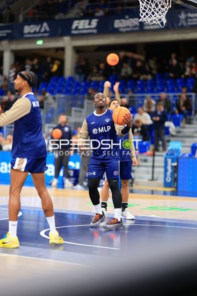 Spieler von MLP Academics Heidelberg beim Aufwärmen