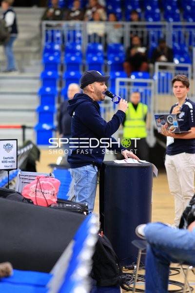 Interview-Szene mit Mikrofon