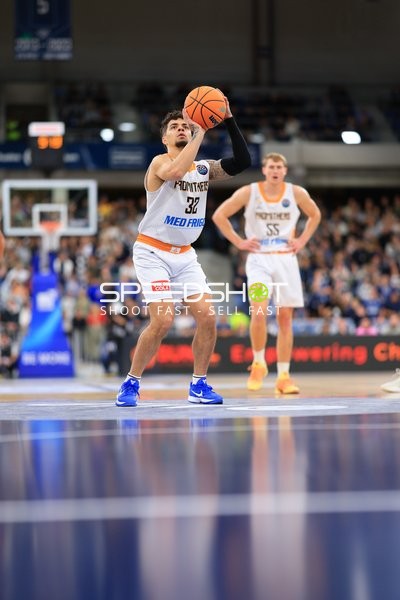 Spielszene mit Spielern von Promitheas Patras Vikos Cola