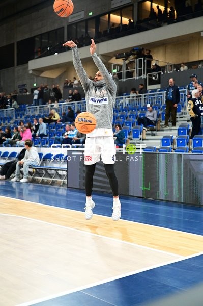 Spieler von Promitheas Patras Vikos Cola beim Wurf