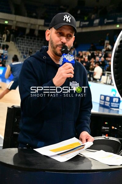 Interview-Szene mit Mikrofon