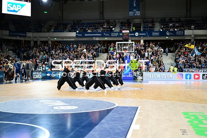 Tanzperformance in der Halbzeitpause