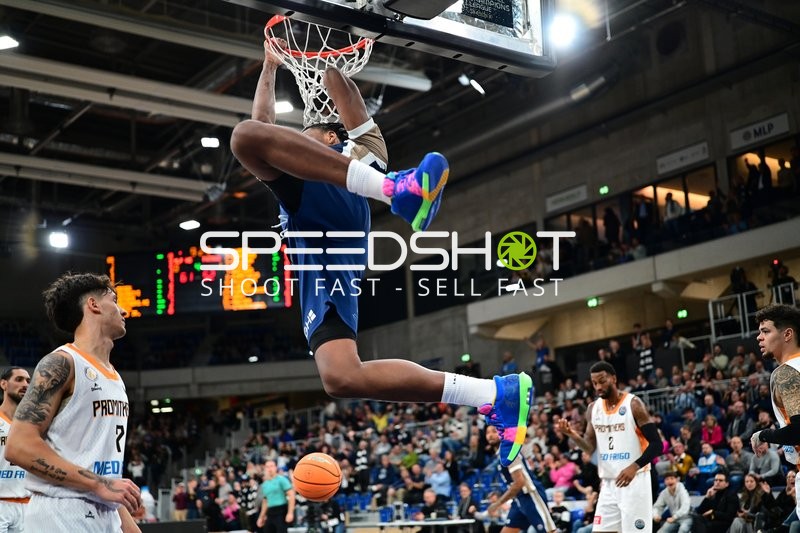 Dunk von 32; MLP Academics Heidelberg