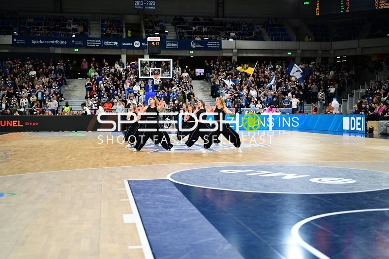 Tanzperformance der Cheerleader