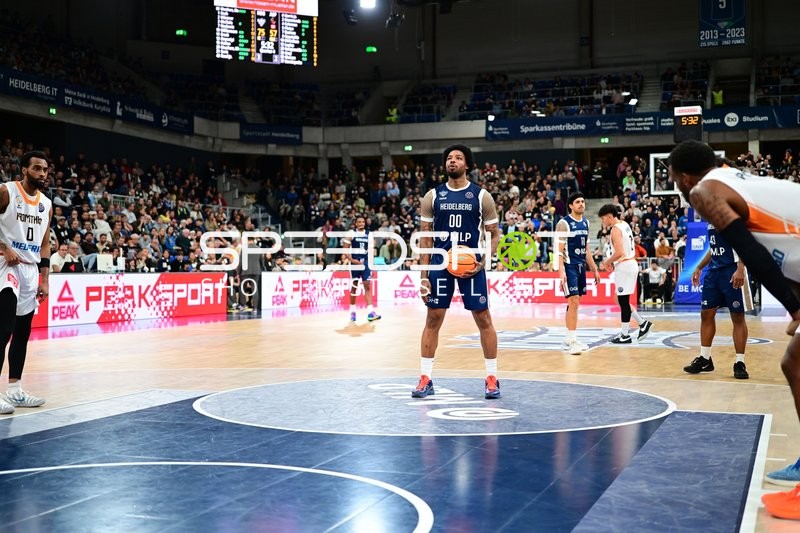 Freier Wurf von Marcus Weathers (00; MLP Academics Heidelberg)