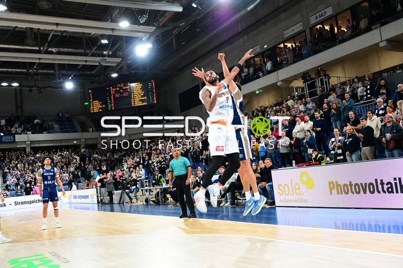 Claudell Harris Jr (0; Promitheas Patras Vikos Cola) beim Sprungwurf