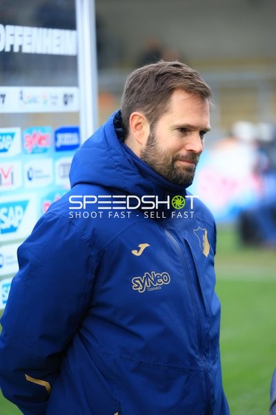 Trainer an der Seitenlinie