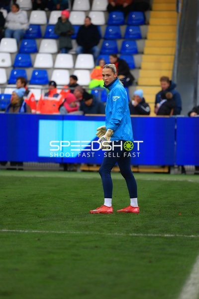 Torwart Juliane Schmid (27; TSG Hoffenheim Frauen) in Aktion