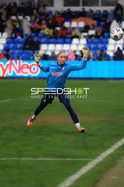 Torwart Laura Dick (1; TSG Hoffenheim Frauen) in Aktion