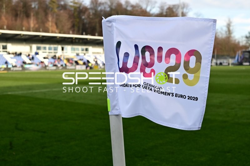 Ecke mit we29-Flagge im Stadion