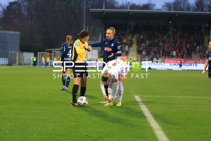 Spielszene mit Spielerinnen