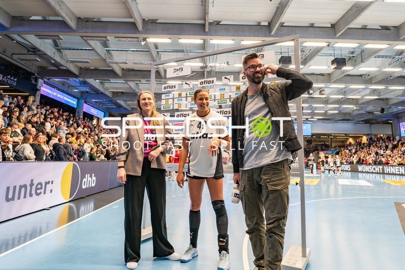 Aimee von Pereira (49; Deutschland) im Gespräch