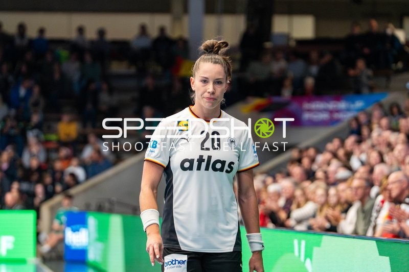 Emily Vogel (20; Deutschland) auf dem Spielfeld