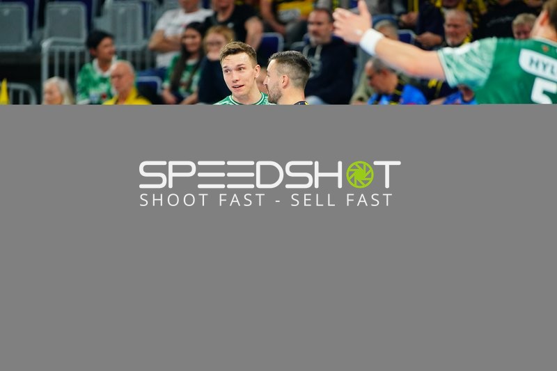 Lasse Andersson (11; Füchse Berlin) und 80; Füchse Berlin im Gespräch