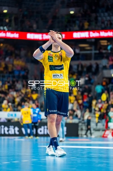 Robert Timmermeister (7; Rhein Neckar Löwen) klatscht in die Hände