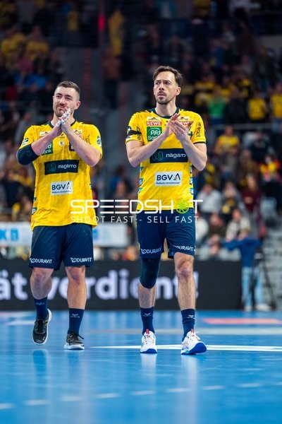 Patrick Groetzki (24; Rhein Neckar Löwen) und Jannik Kohlbacher (80; Rhein Neckar Löwen) enttäuscht nach dem Spiel.