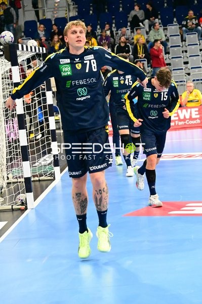 Edwin Aspenbäck (78; Rhein Neckar Löwen) beim Aufwärmen