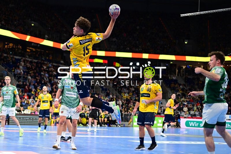 David More (15; Rhein Neckar Löwen) wirft aufs Tor