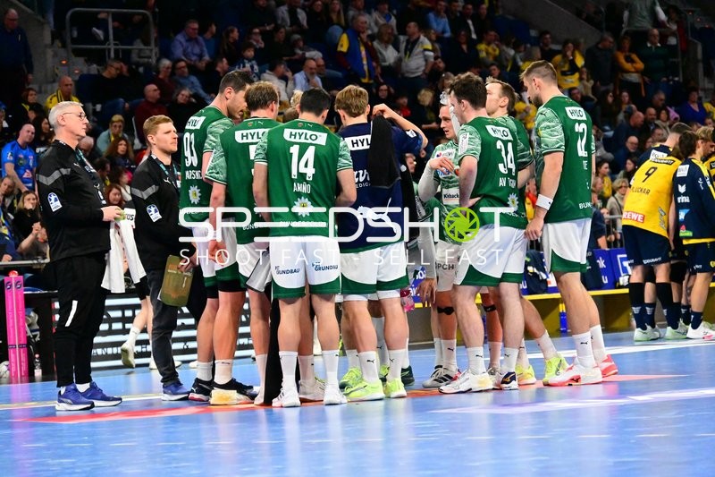 Teamansprache mit Maximilian Rinderle (0; Füchse Berlin)