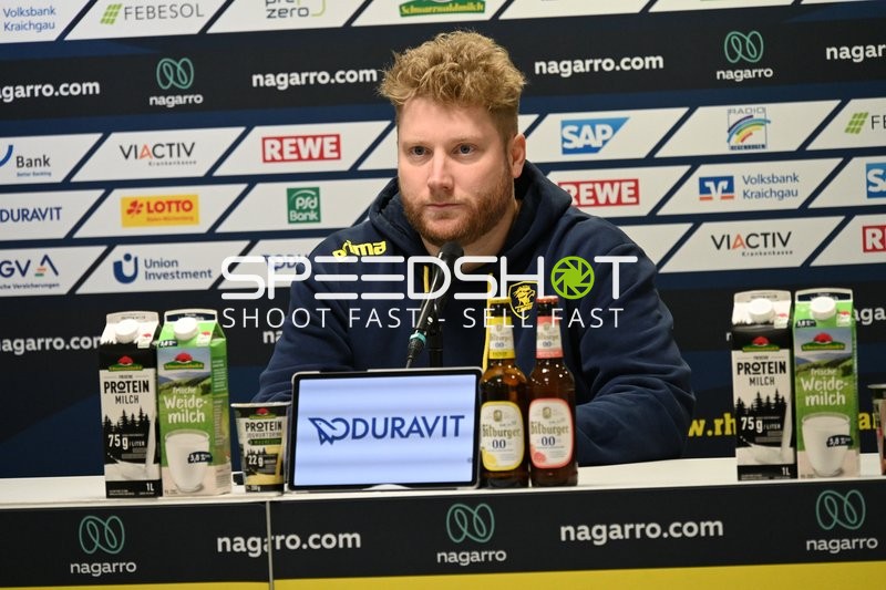 Kevin Gerwin (49; Rhein Neckar Löwen) bei der Pressekonferenz