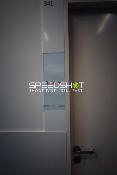Tür mit Raumnummer 341