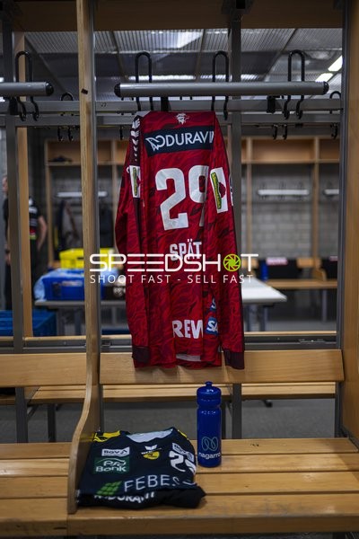 Trikot von David Späth (29; Rhein Neckar Löwen) in der Kabine