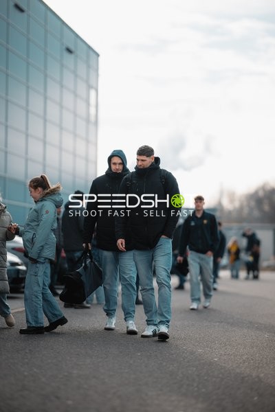 Spieler Sebastian Heymann (13; Rhein Neckar Löwen) und David Späth (29; Rhein Neckar Löwen) vor dem Spiel