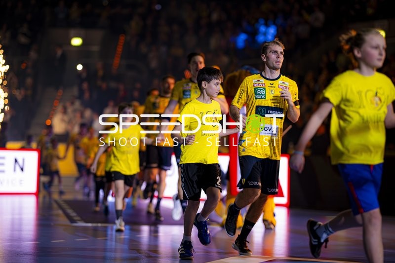 Einlauf von Mathias Larson (4; Rhein Neckar Löwen)