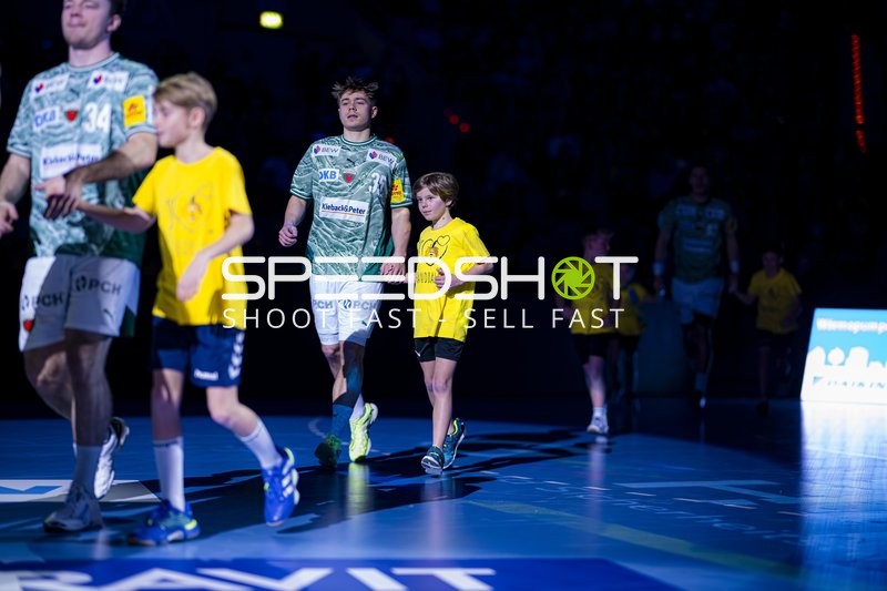 Einlauf von Hákun West av Teigum (34; Füchse Berlin)