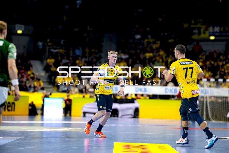 Ballführung von Haukur Thrastarson (25; Rhein Neckar Löwen)