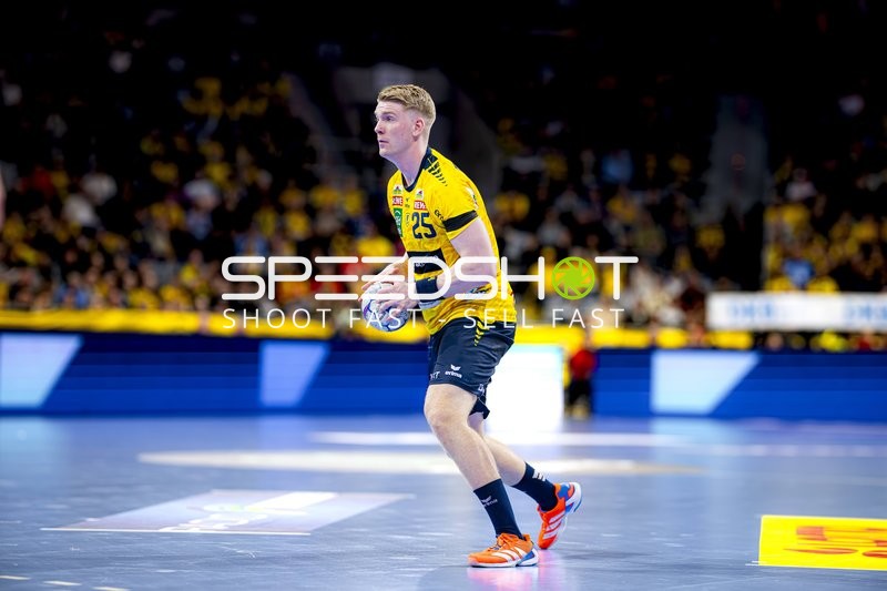 Wurf von Haukur Thrastarson (25; Rhein Neckar Löwen)