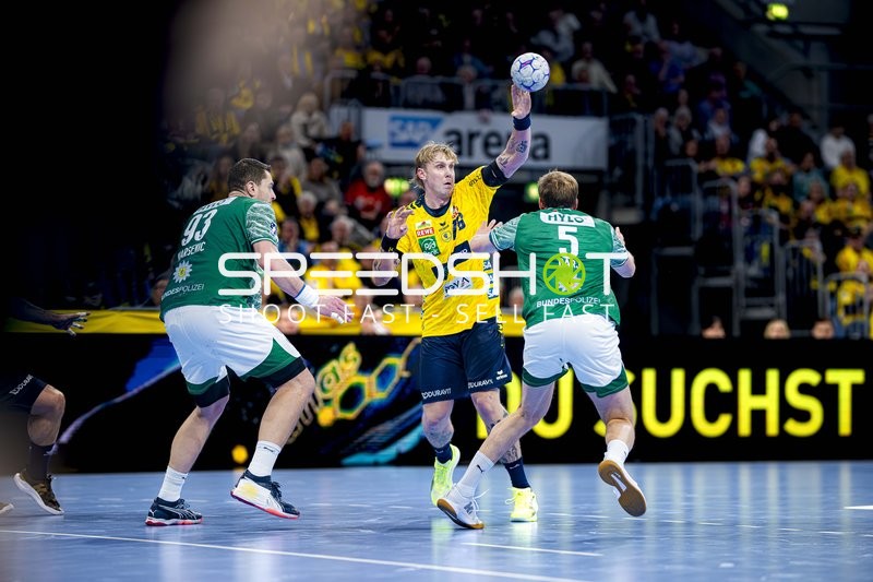 Wurf von Edwin Aspenbäck (78; Rhein Neckar Löwen)